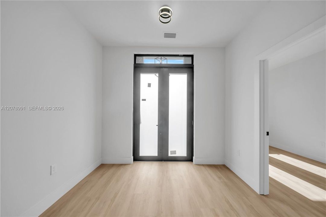 На продажу: $464,900 (4 спален, 3 ванн, 2401 Квадратных фут)