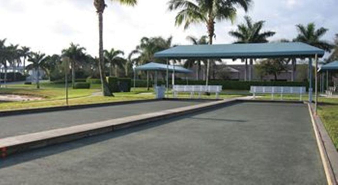 4a-Bocci Courts