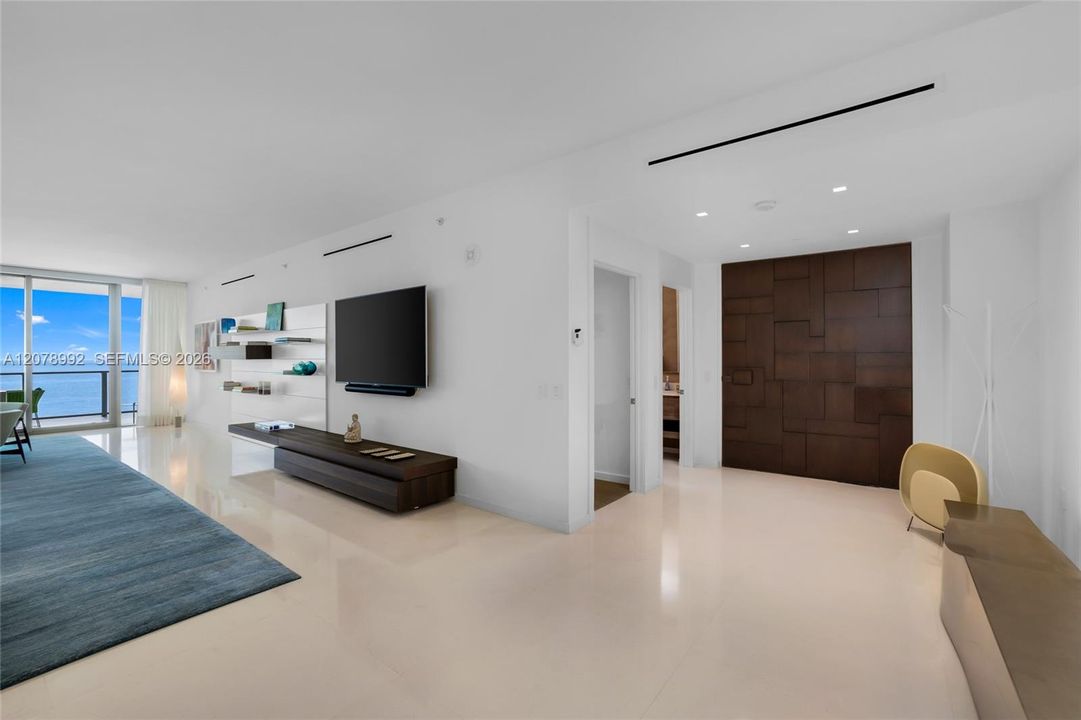 For Rent: $32,000 (3 beds, 4 baths, 3354 Square Feet)