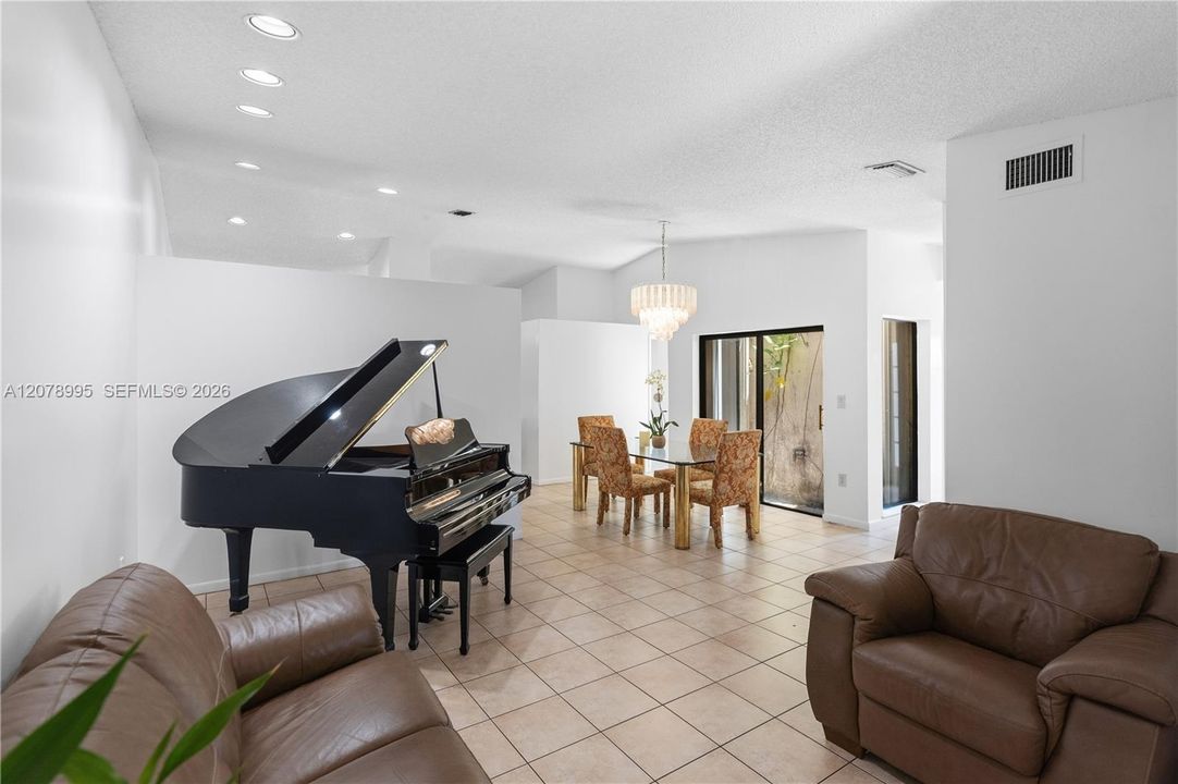En Venta: $525,000 (3 camas, 2 baños, 1457 Pies cuadrados)