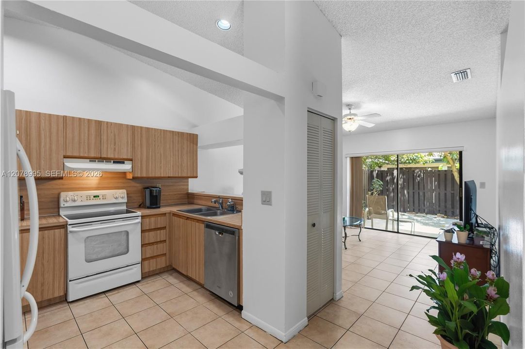 En Venta: $525,000 (3 camas, 2 baños, 1457 Pies cuadrados)