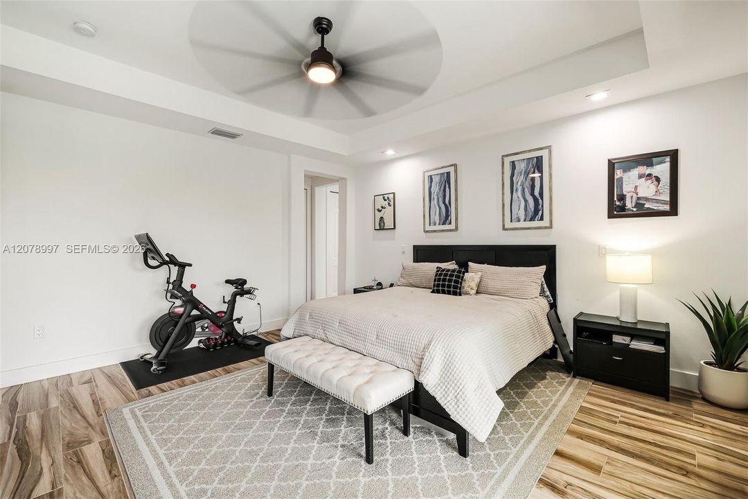 For Sale: $1,495,000 (5 beds, 4 baths, 3945 Square Feet)