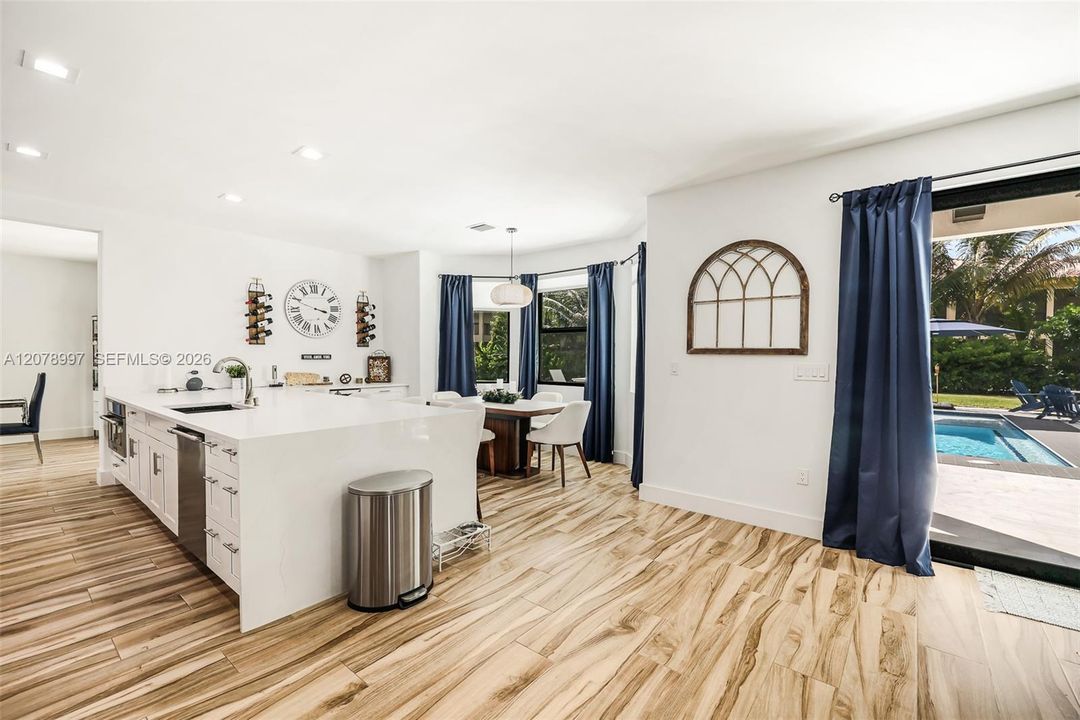 For Sale: $1,495,000 (5 beds, 4 baths, 3945 Square Feet)