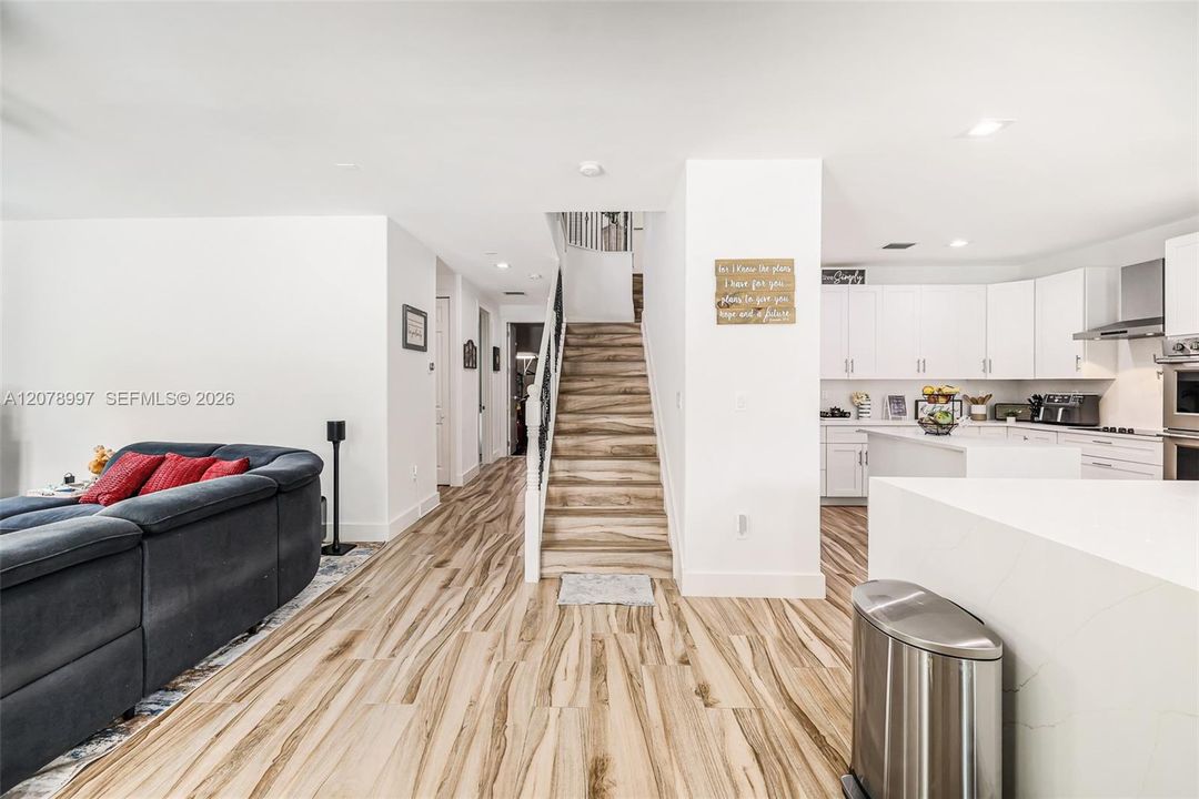 For Sale: $1,495,000 (5 beds, 4 baths, 3945 Square Feet)