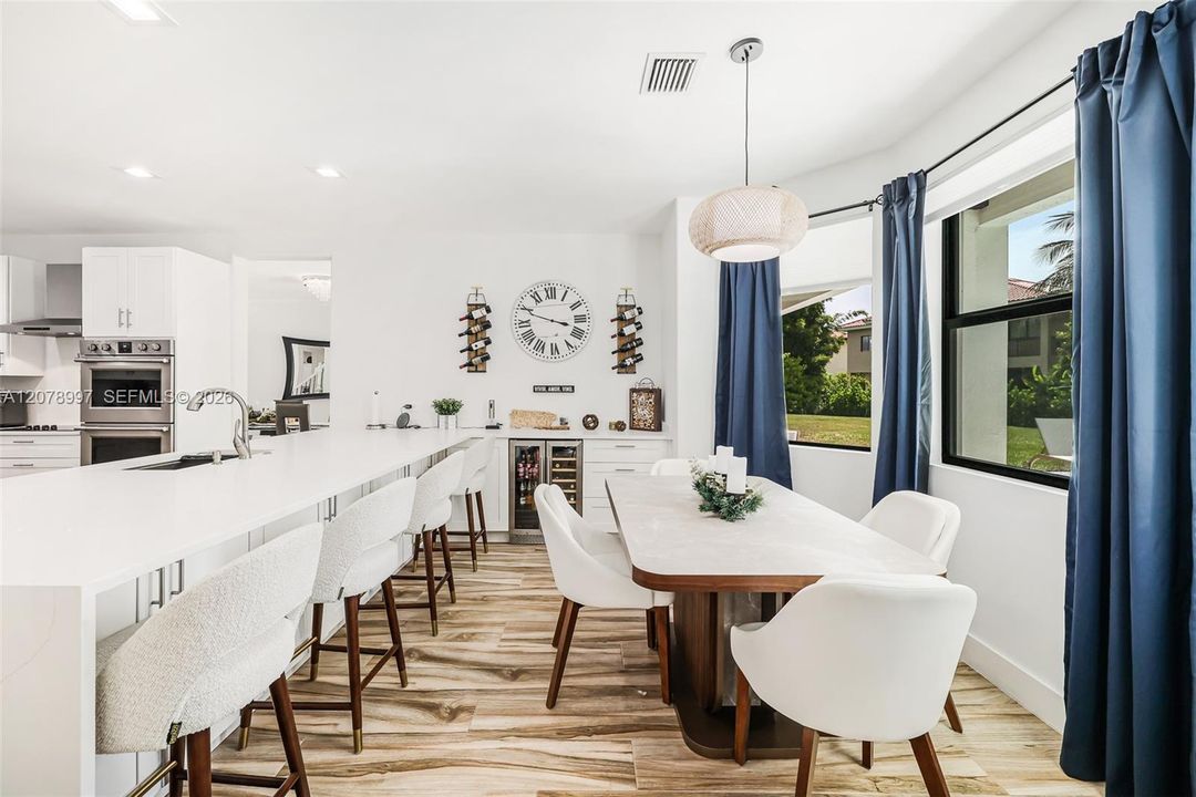 For Sale: $1,495,000 (5 beds, 4 baths, 3945 Square Feet)