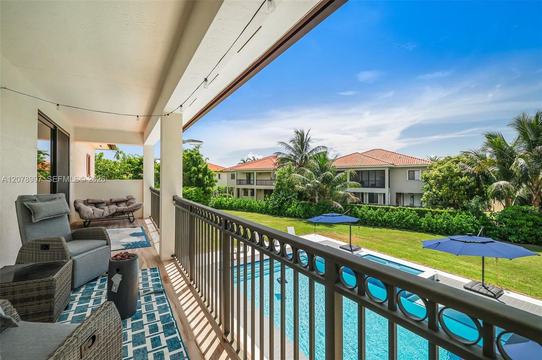 For Sale: $1,495,000 (5 beds, 4 baths, 3945 Square Feet)