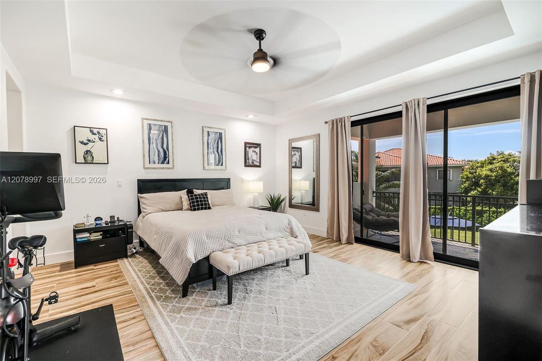For Sale: $1,495,000 (5 beds, 4 baths, 3945 Square Feet)