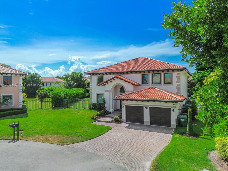 For Sale: $1,495,000 (5 beds, 4 baths, 3945 Square Feet)
