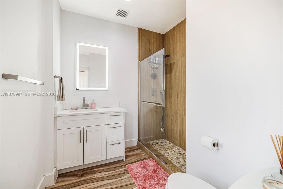 For Sale: $1,495,000 (5 beds, 4 baths, 3945 Square Feet)