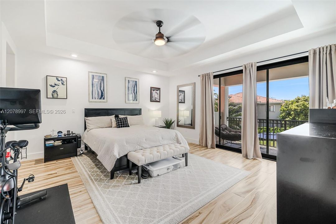 For Sale: $1,495,000 (5 beds, 4 baths, 3945 Square Feet)