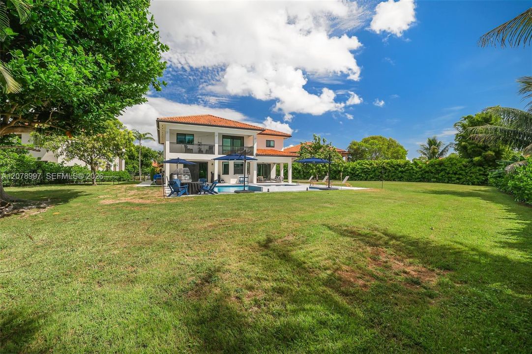 For Sale: $1,495,000 (5 beds, 4 baths, 3945 Square Feet)