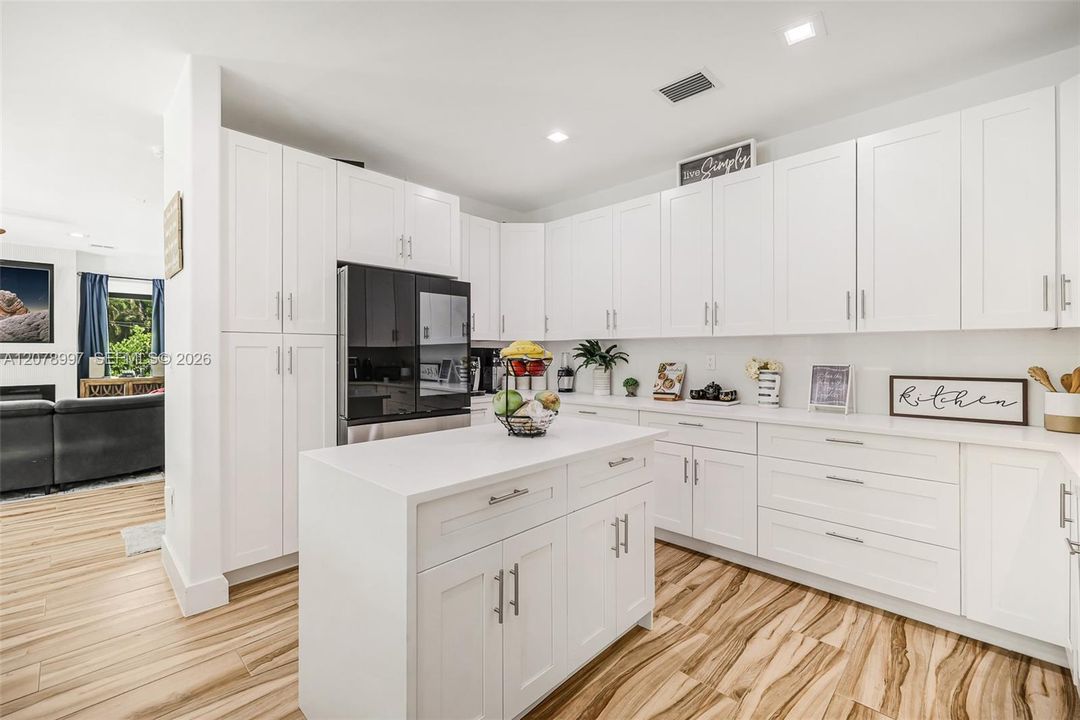 For Sale: $1,495,000 (5 beds, 4 baths, 3945 Square Feet)