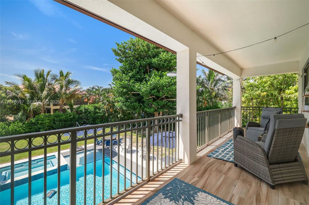 For Sale: $1,495,000 (5 beds, 4 baths, 3945 Square Feet)