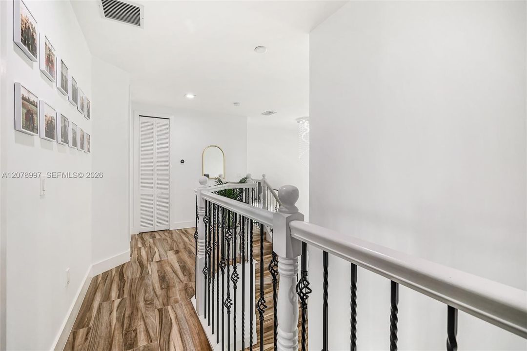 For Sale: $1,495,000 (5 beds, 4 baths, 3945 Square Feet)