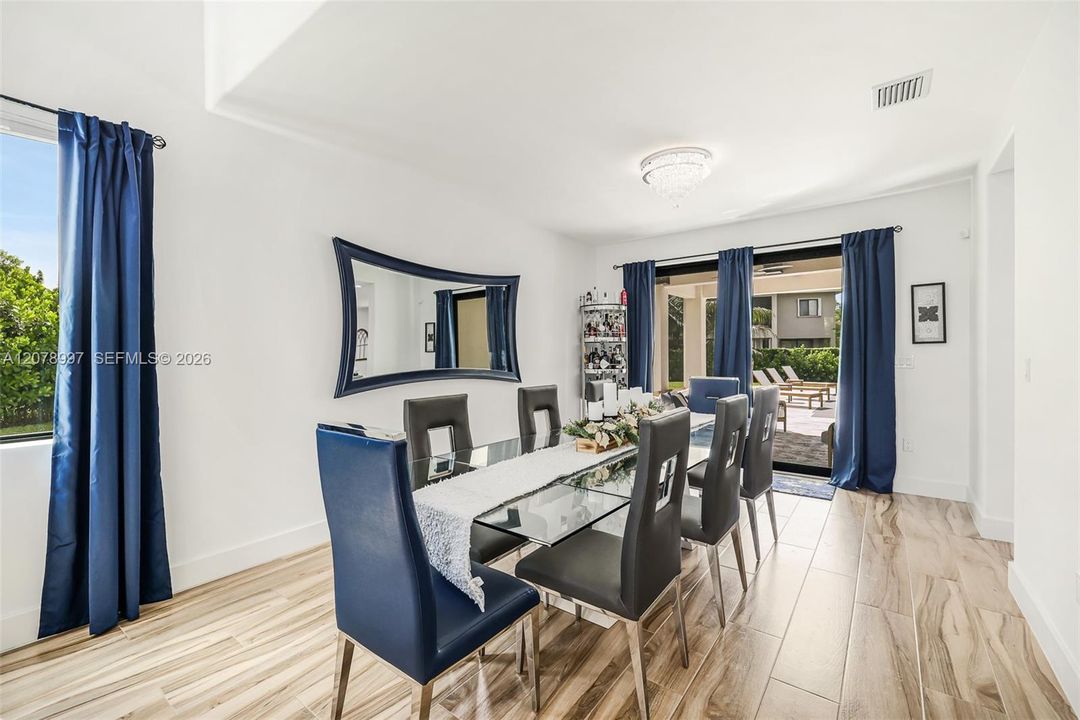 For Sale: $1,495,000 (5 beds, 4 baths, 3945 Square Feet)