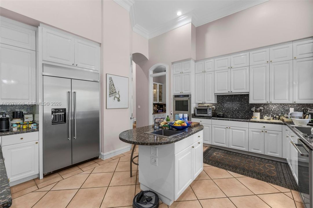 En Venta: $3,995,000 (5 camas, 4 baños, 5212 Pies cuadrados)