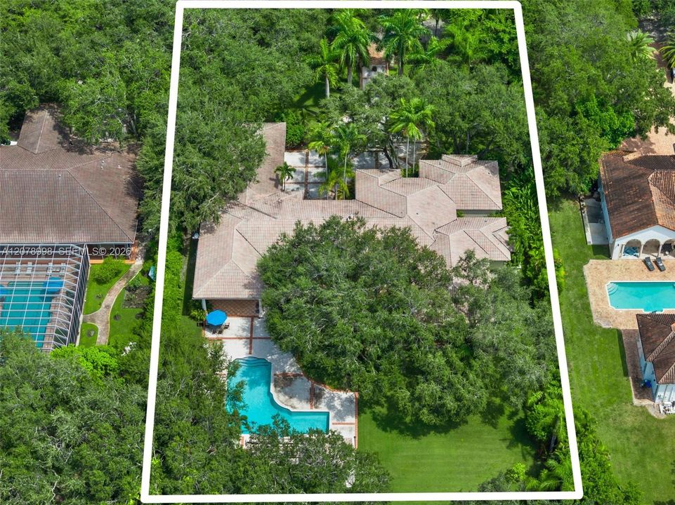 En Venta: $3,995,000 (5 camas, 4 baños, 5212 Pies cuadrados)