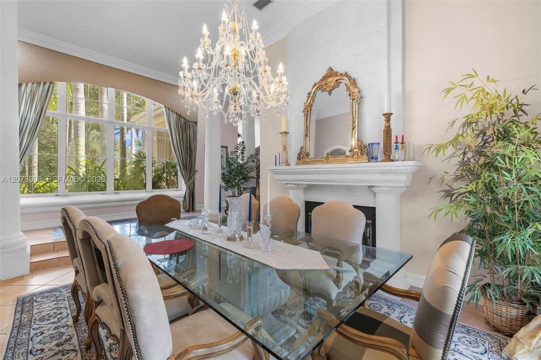 En Venta: $3,995,000 (5 camas, 4 baños, 5212 Pies cuadrados)