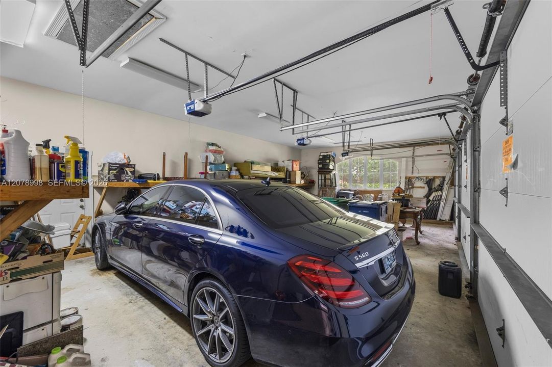 En Venta: $3,995,000 (5 camas, 4 baños, 5212 Pies cuadrados)