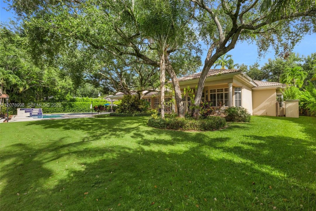 En Venta: $3,995,000 (5 camas, 4 baños, 5212 Pies cuadrados)