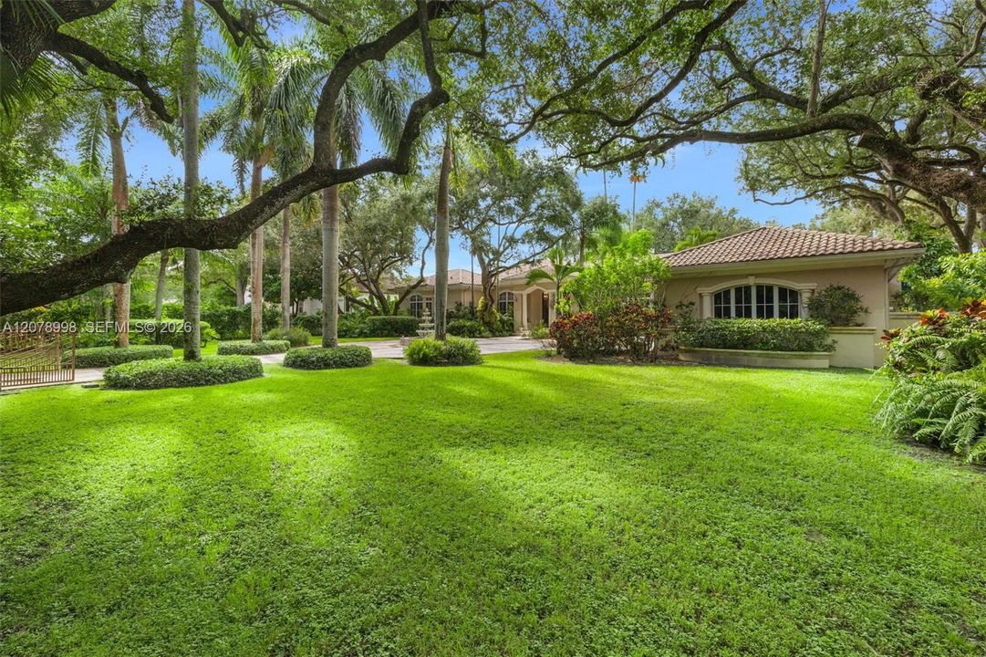 En Venta: $3,995,000 (5 camas, 4 baños, 5212 Pies cuadrados)