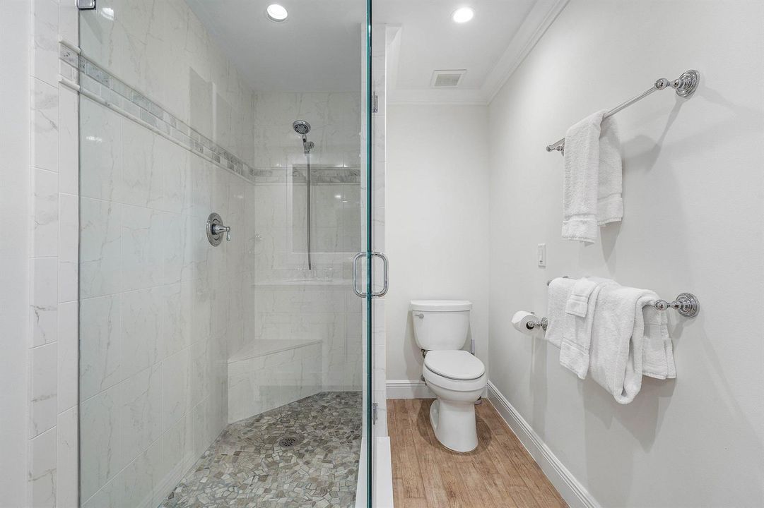 1st Floor Bath