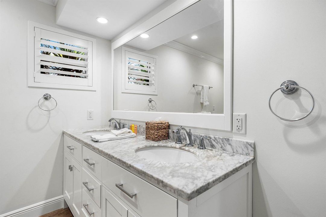 1st Floor Bath