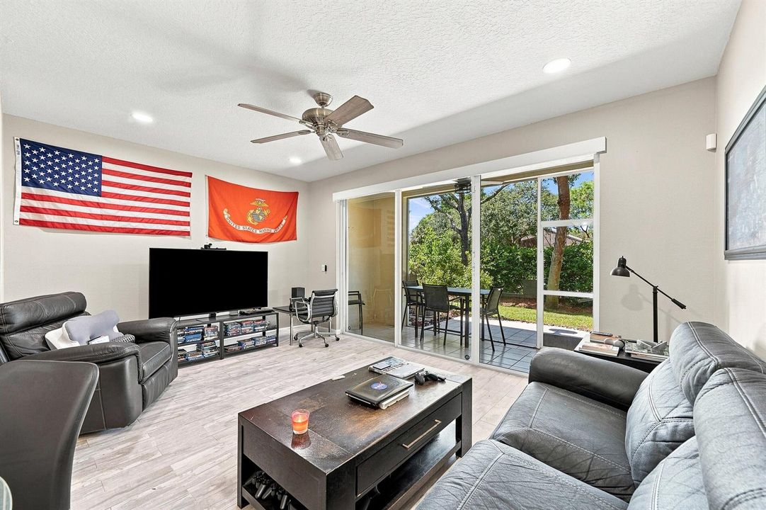 living Room (5)