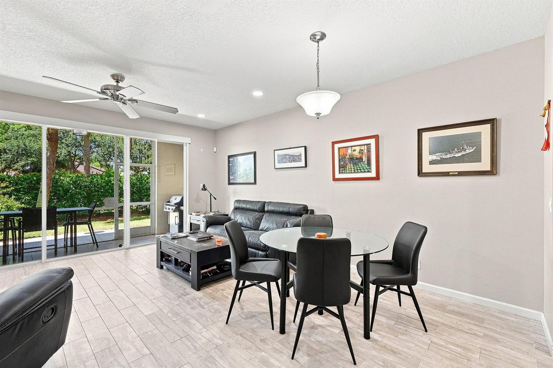 Living Room (2)