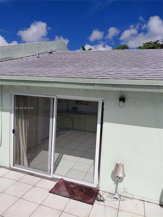 En Venta: $290,000 (3 camas, 2 baños, 1050 Pies cuadrados)