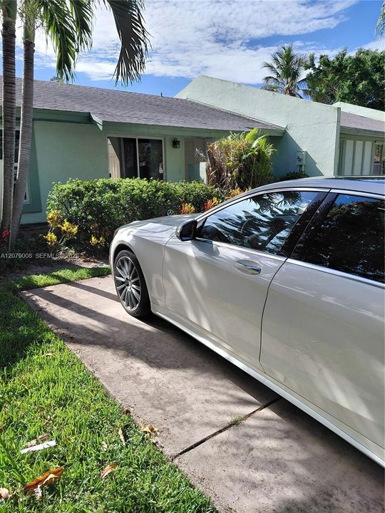 En Venta: $290,000 (3 camas, 2 baños, 1050 Pies cuadrados)