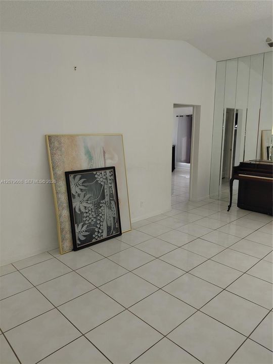 En Venta: $290,000 (3 camas, 2 baños, 1050 Pies cuadrados)