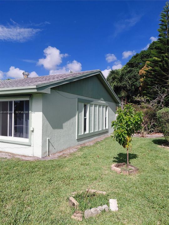 En Venta: $290,000 (3 camas, 2 baños, 1050 Pies cuadrados)
