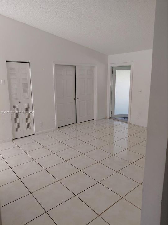 En Venta: $290,000 (3 camas, 2 baños, 1050 Pies cuadrados)