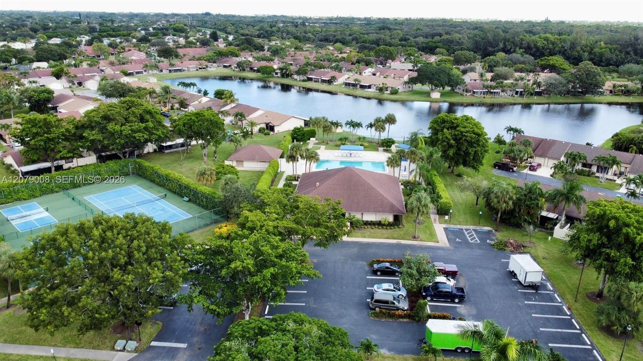 En Venta: $290,000 (3 camas, 2 baños, 1050 Pies cuadrados)