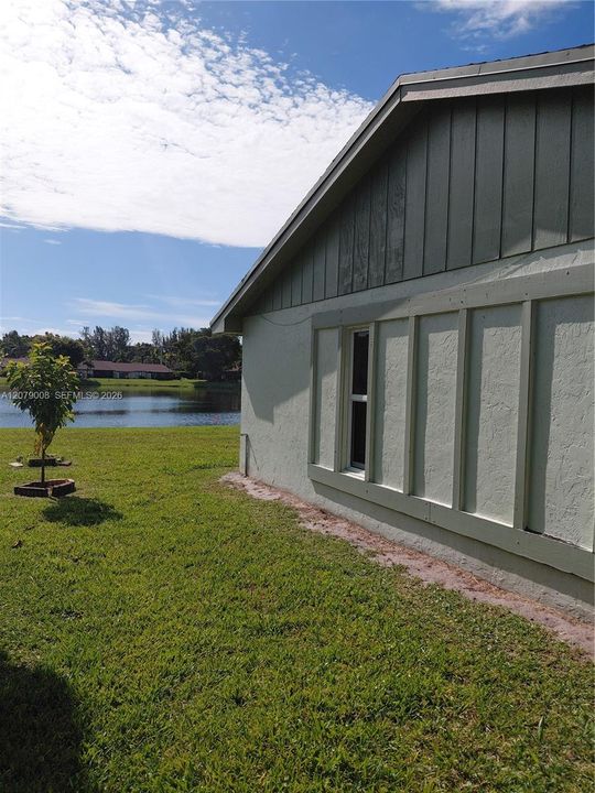 En Venta: $290,000 (3 camas, 2 baños, 1050 Pies cuadrados)