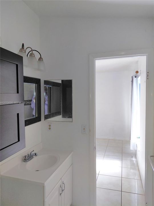 En Venta: $290,000 (3 camas, 2 baños, 1050 Pies cuadrados)