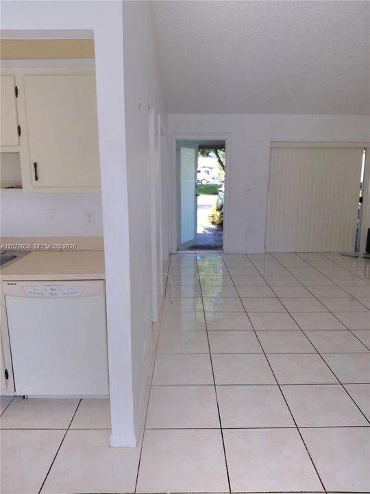 En Venta: $290,000 (3 camas, 2 baños, 1050 Pies cuadrados)