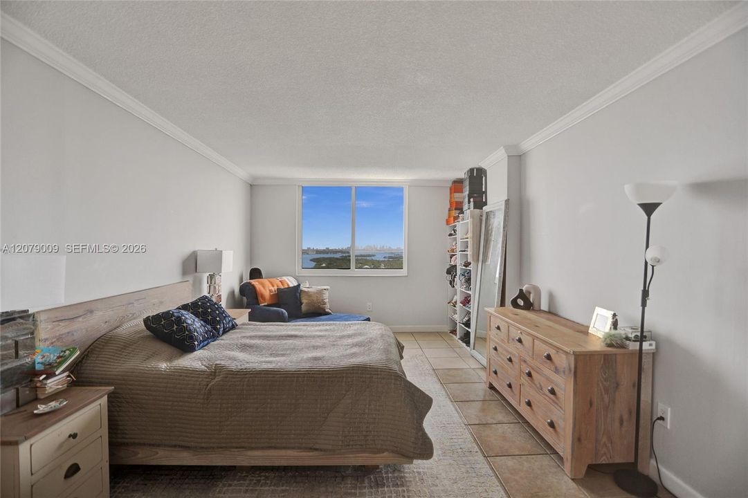 For Rent: $3,200 (2 beds, 2 baths, 1220 Square Feet)