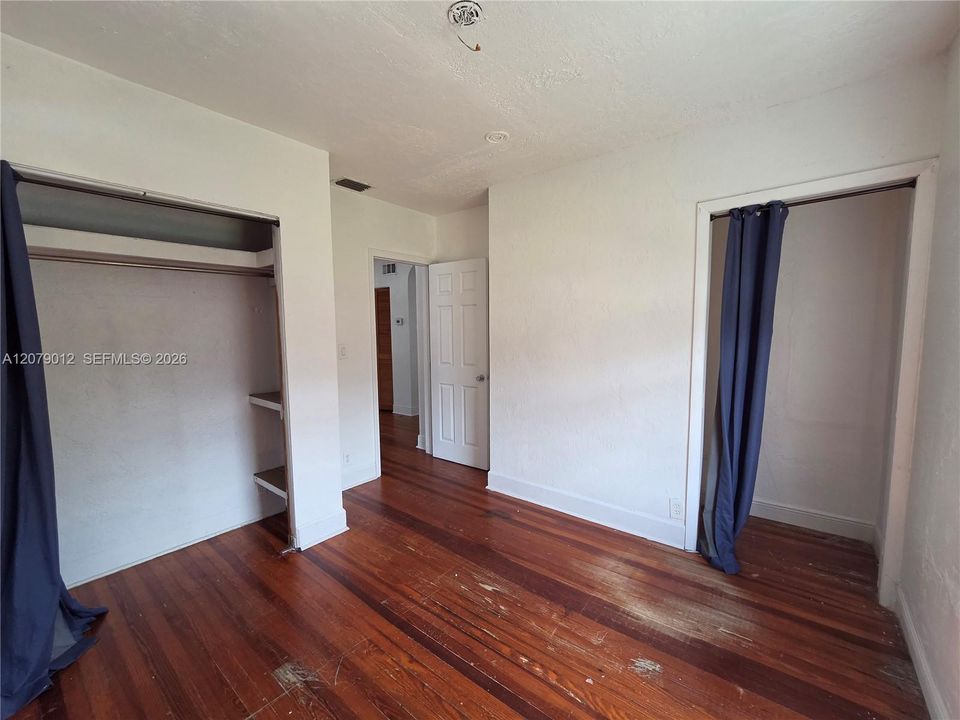 For Rent: $2,000 (2 beds, 1 baths, 1751 Square Feet)