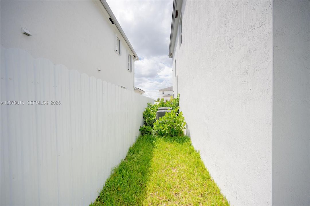 For Sale: $890,000 (5 beds, 3 baths, 3012 Square Feet)
