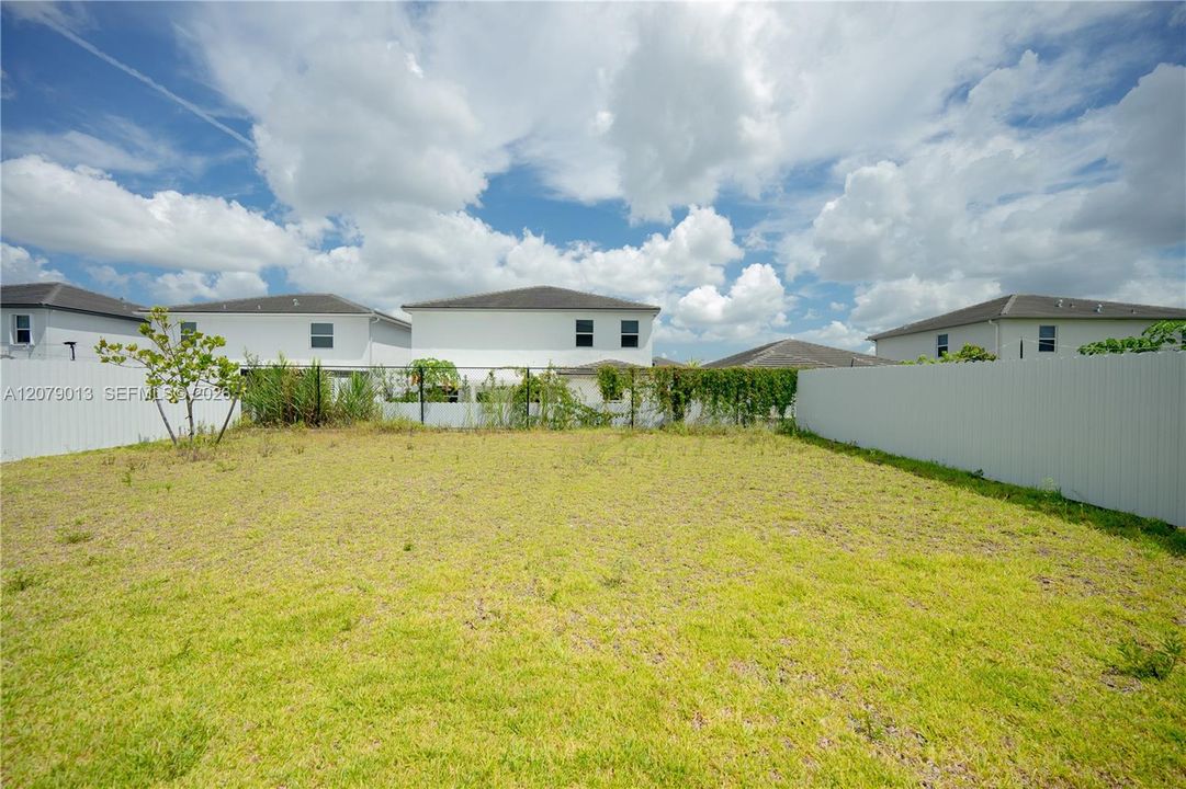 For Sale: $890,000 (5 beds, 3 baths, 3012 Square Feet)