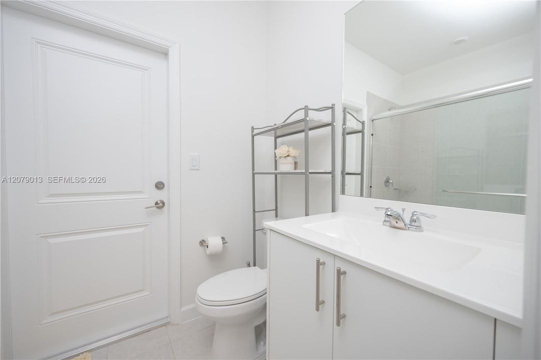 For Sale: $890,000 (5 beds, 3 baths, 3012 Square Feet)