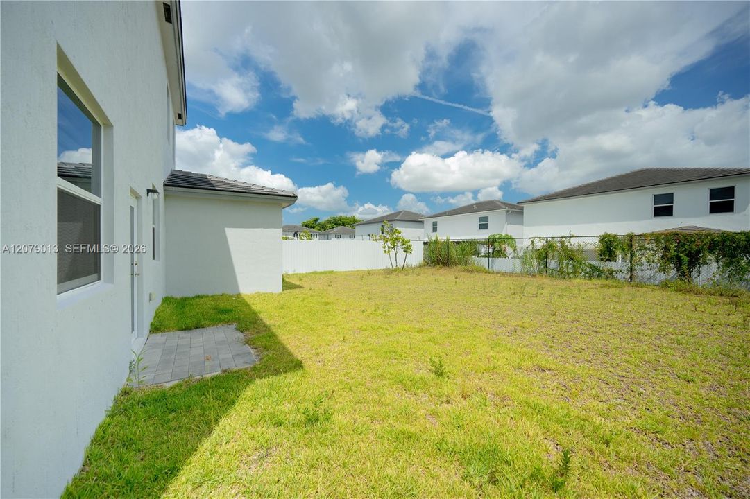 For Sale: $890,000 (5 beds, 3 baths, 3012 Square Feet)