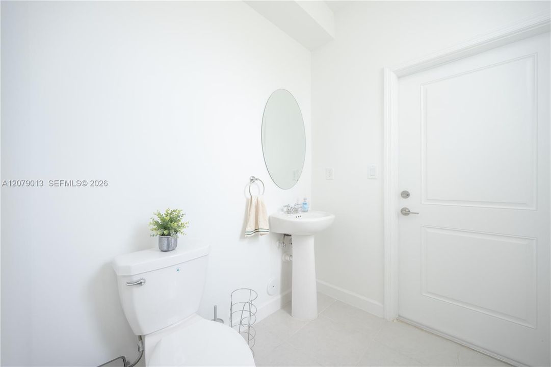 For Sale: $890,000 (5 beds, 3 baths, 3012 Square Feet)