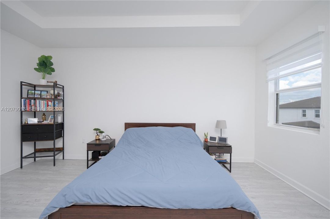 For Sale: $890,000 (5 beds, 3 baths, 3012 Square Feet)