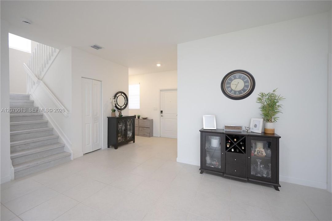 For Sale: $890,000 (5 beds, 3 baths, 3012 Square Feet)