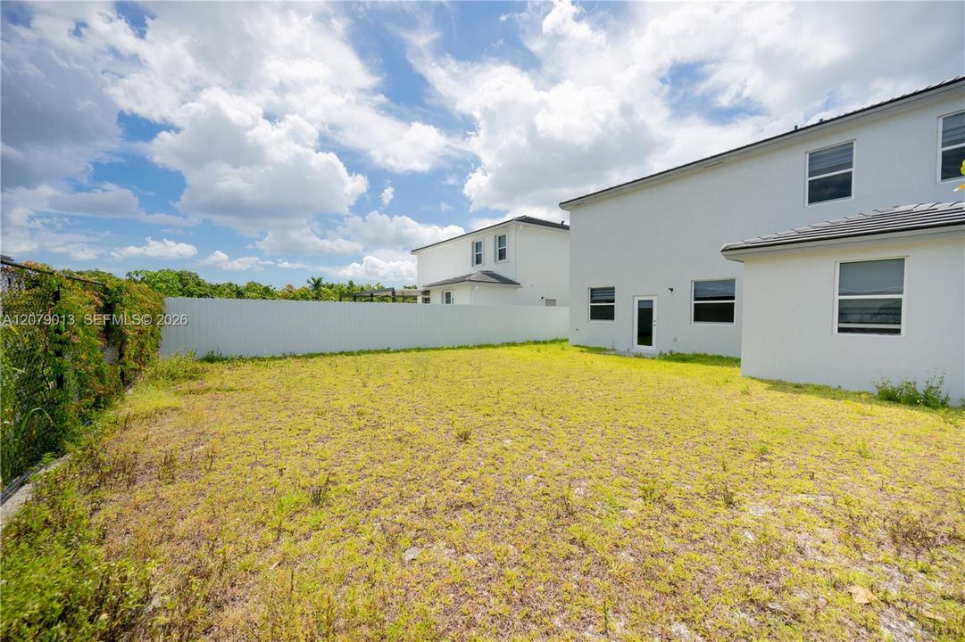 For Sale: $890,000 (5 beds, 3 baths, 3012 Square Feet)