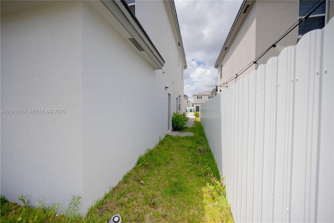 For Sale: $890,000 (5 beds, 3 baths, 3012 Square Feet)
