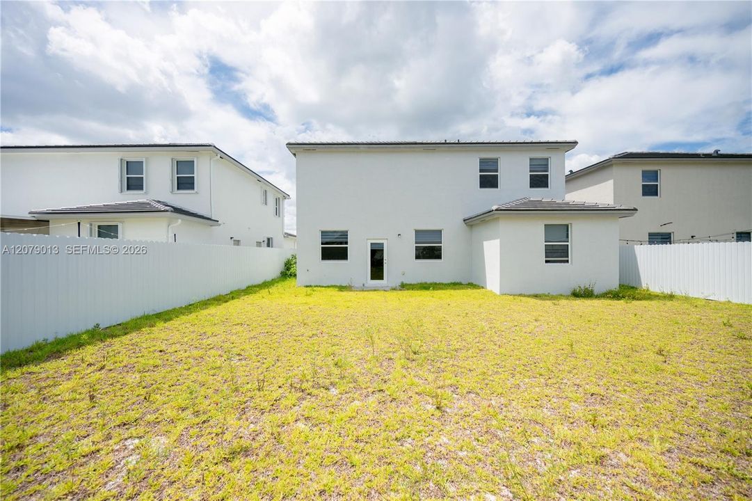 For Sale: $890,000 (5 beds, 3 baths, 3012 Square Feet)
